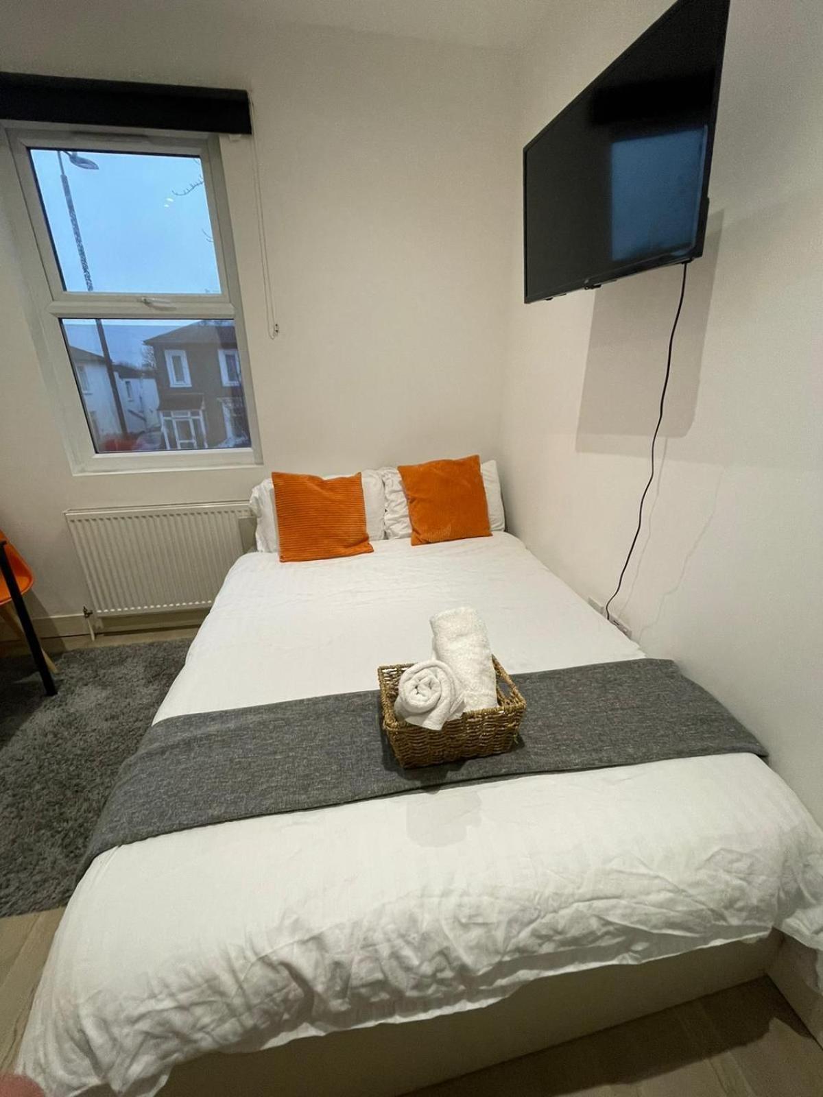 Elitestay Private En-suite Stratford Centre *