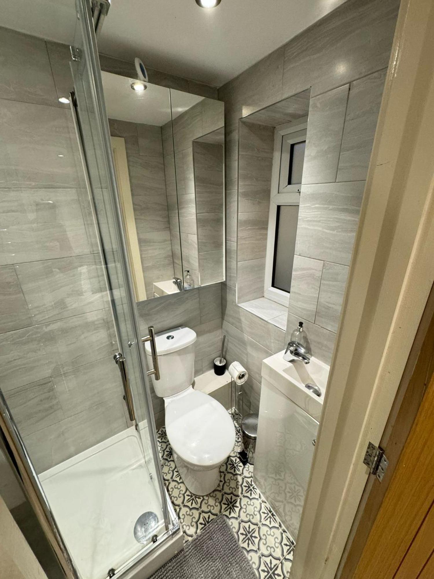 Elitestay Private En-suite Stratford Centre Couette-café *