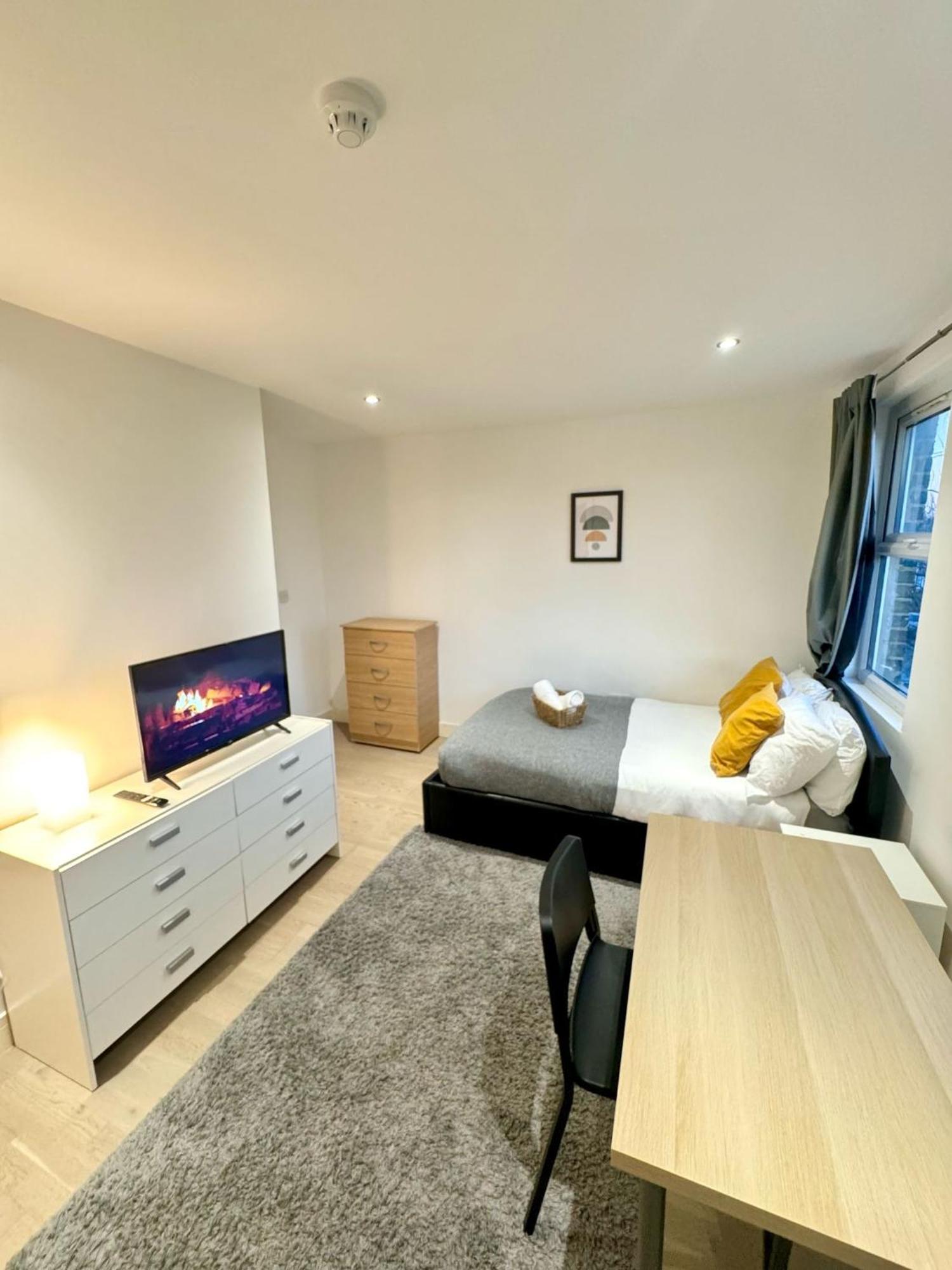 Elitestay Private En-suite Stratford Centre *