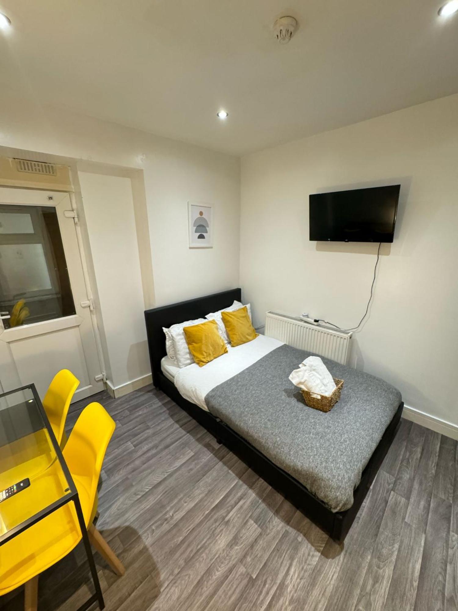 Elitestay Private En-suite Stratford Centre Couette-café