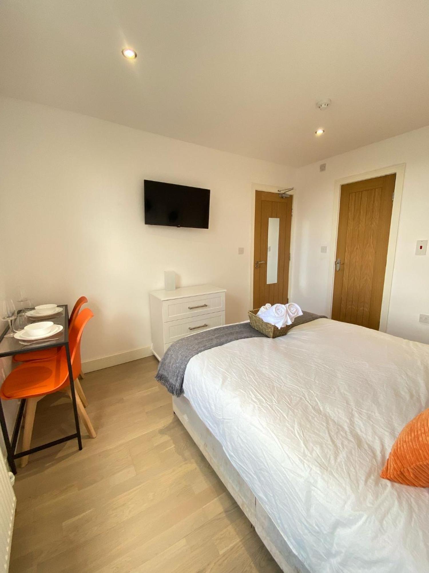 Elitestay Private En-suite Stratford Centre *