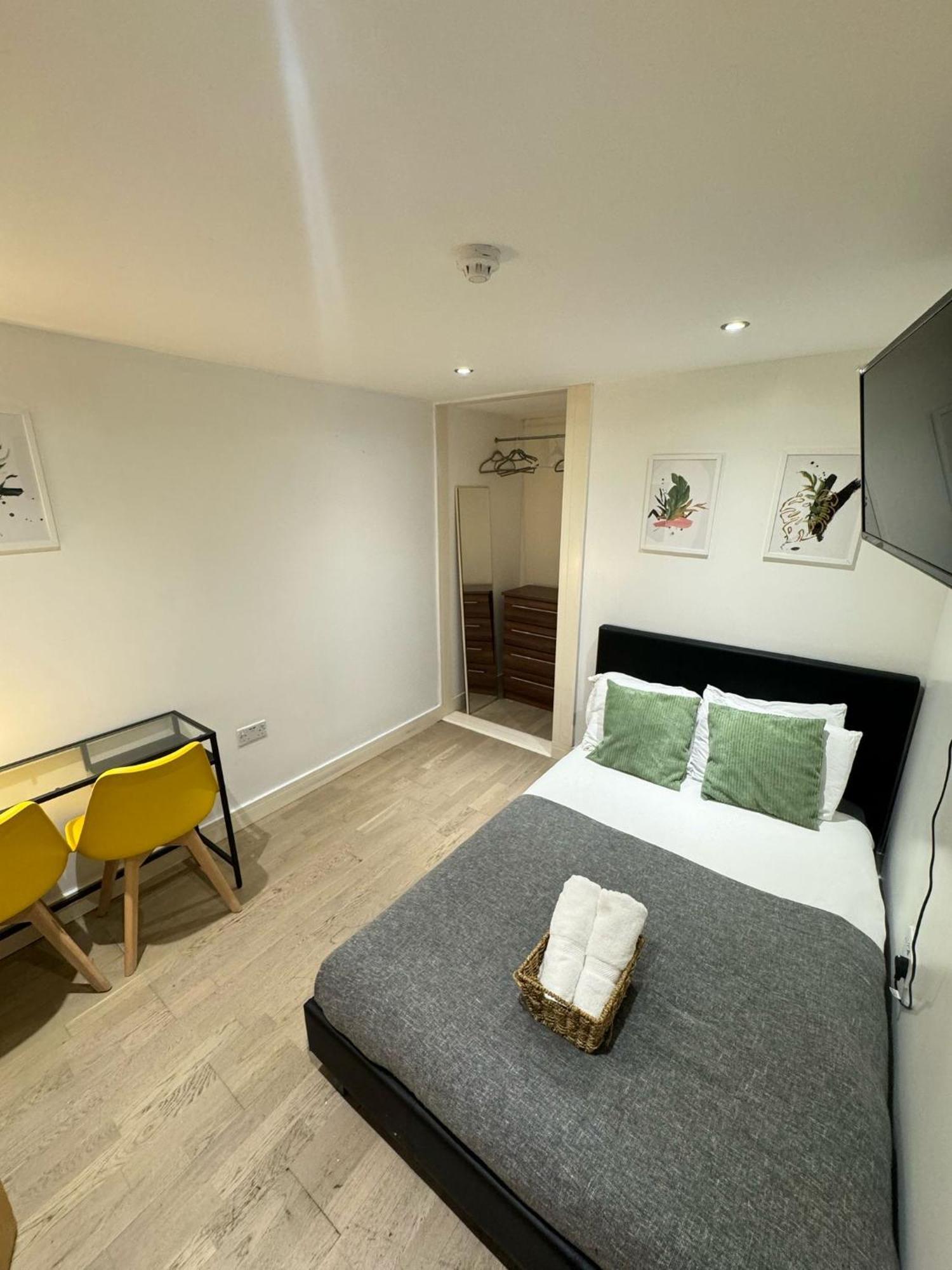 Elitestay Private En-suite Stratford Centre Couette-café *