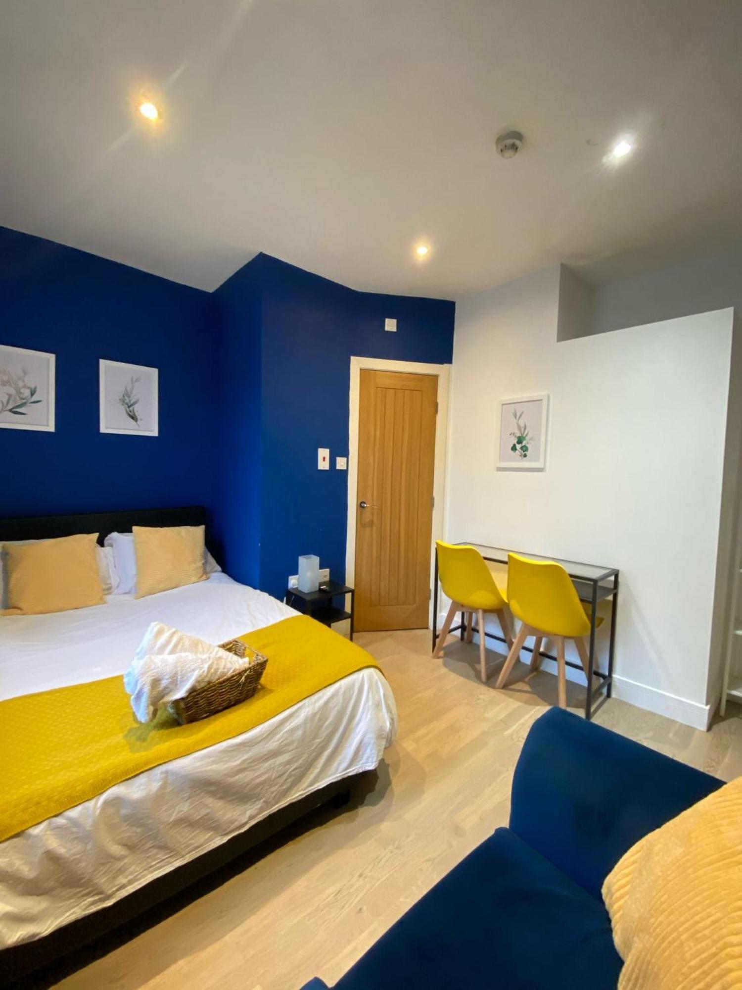 Elitestay Private En-suite Stratford Centre Couette-café